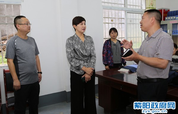 6月24日，在麻柳镇赵溪村调研000.jpg
