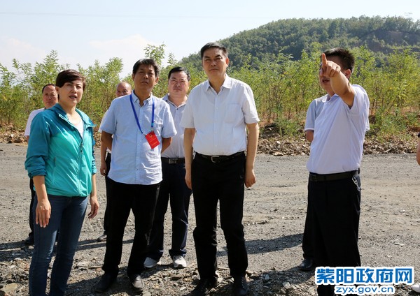 8月28日，陪同市人大主任陈勇在明华煤矿视察调研.jpg