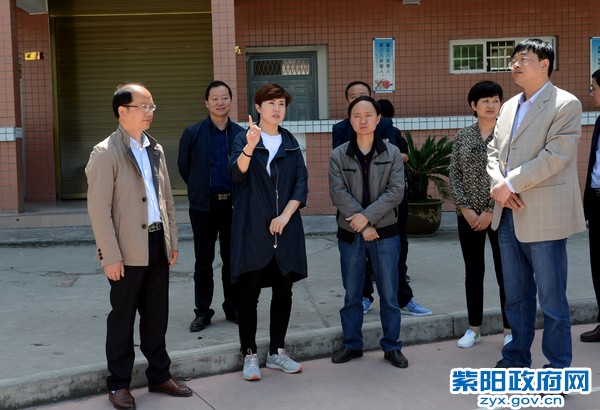 4月23日，在双安镇中心学校调研.jpg