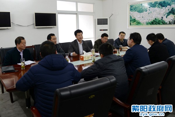 3月23日，赵书记与瓦庙镇班子座谈000.jpg