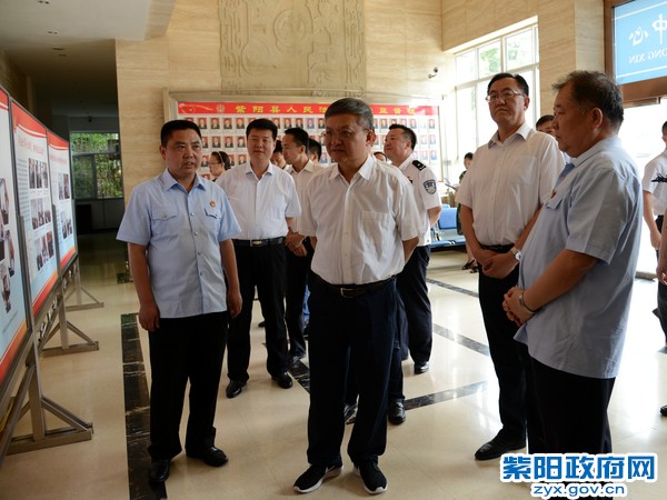 7月5日，陪同省委常委、省委政法委书记祝列克在县法院调研.jpg