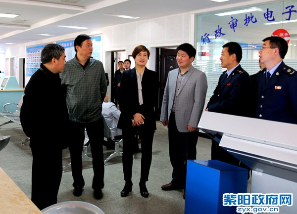 政务中心考察三.jpg
