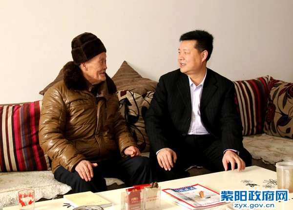 2月5日，赵书记看望离退休老干部.jpg
