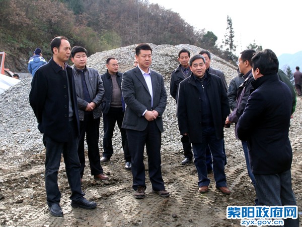 12月15日，到城关镇青中村调研精准扶贫工作.jpg